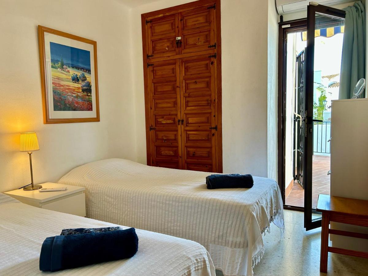 Casa de Férias Casa Con Terraza Y Hermoso Jardín Comunal