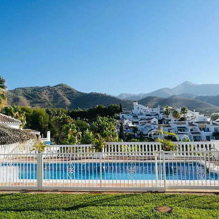 Casa con terraza y hermoso jardín comunal Nerja Exterior foto
