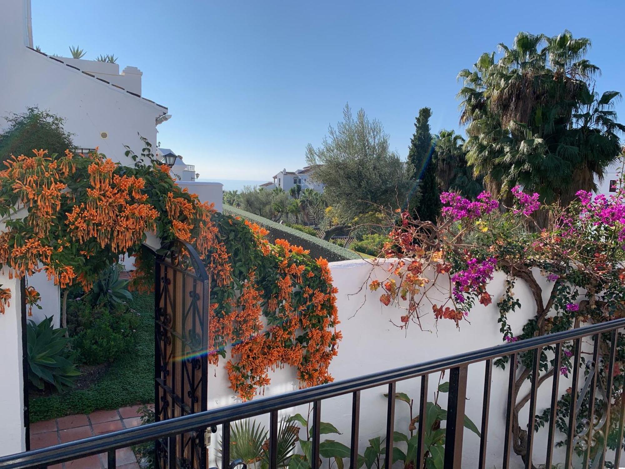 Casa Con Terraza Y Hermoso Jardin Comunal Holiday home